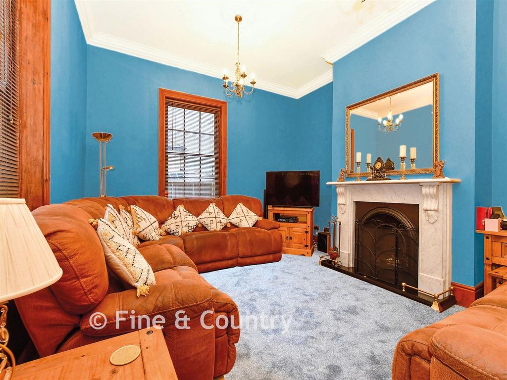 Property photo 3 of 13 Sitting Room