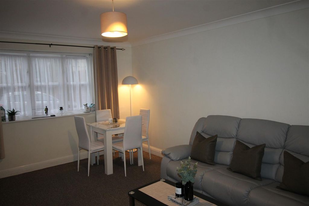 Property photo 3 of 14 2.Jpg