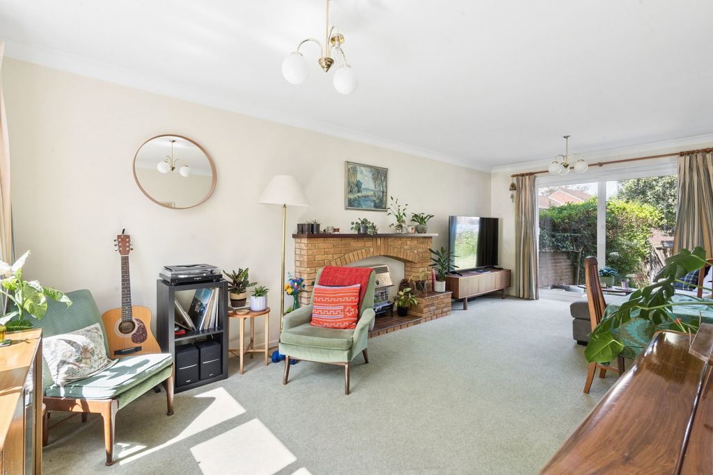 Property photo 2 of 14