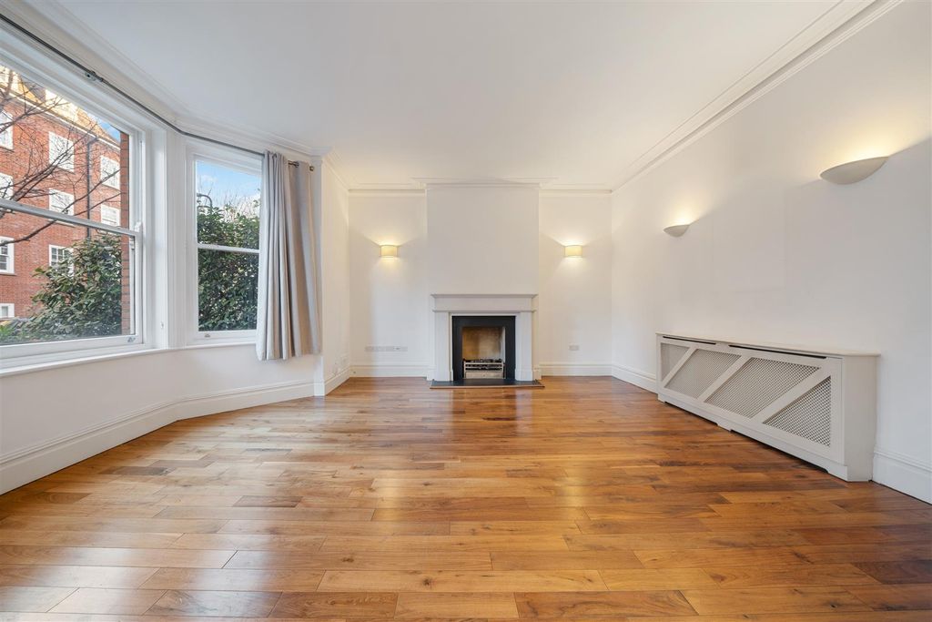 Property photo 3 of 10 Flat 1, Antrim Mansions Nw3 4Xt-12.Jpg