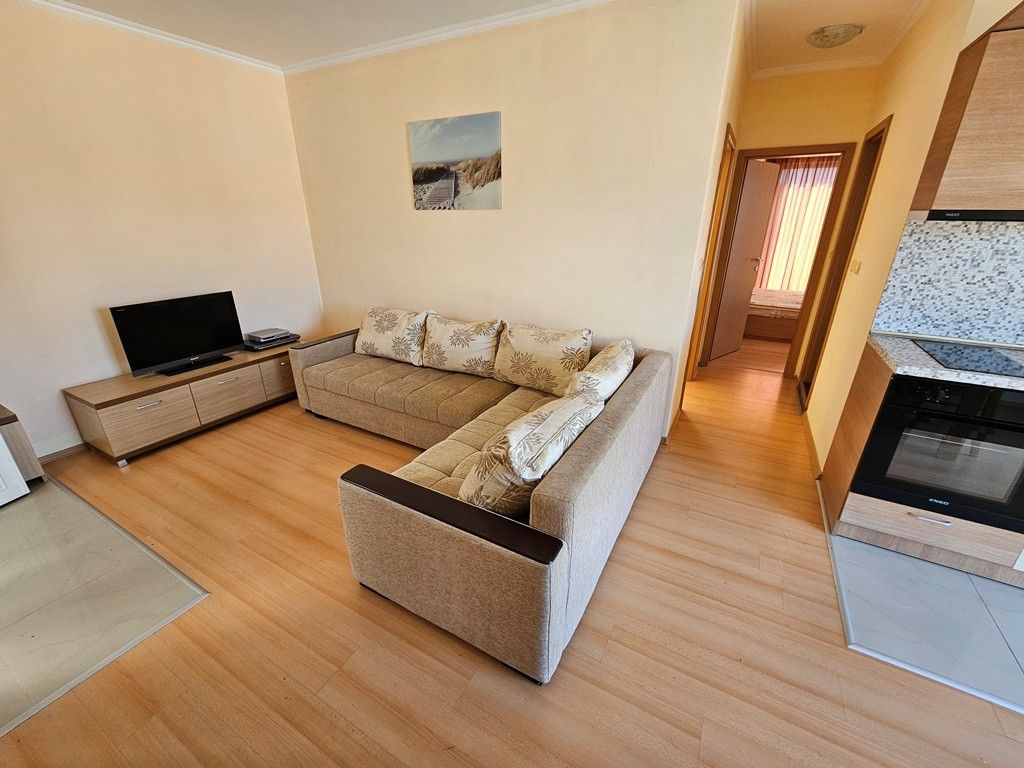 Property photo 2 of 25