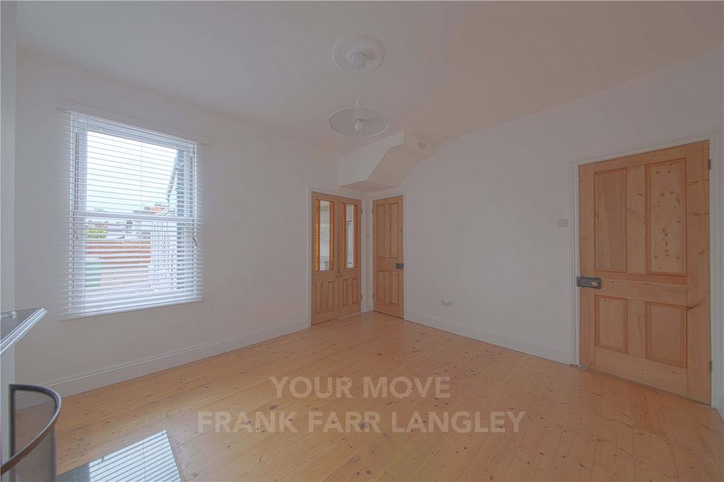 Property photo 3 of 10 Dining Room