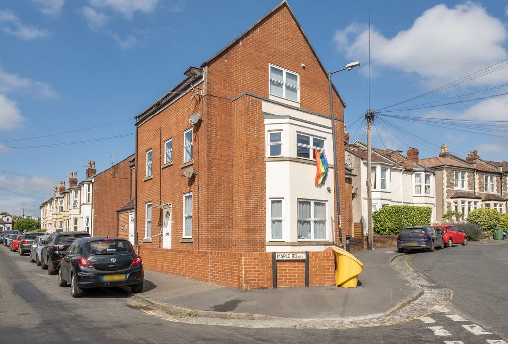 Property photo 1 of 10 1493472-11-6A574E...