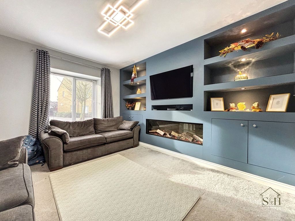 Property photo 2 of 21