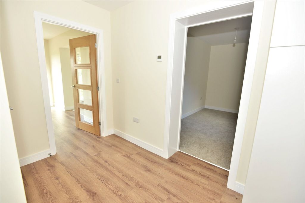 Property photo 2 of 10 Picture No. 06