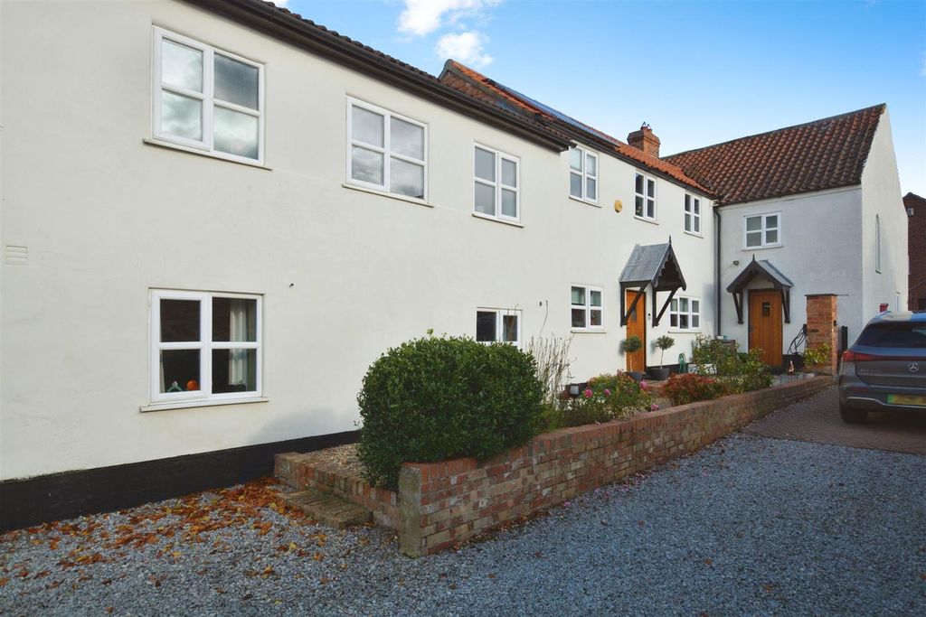 Property photo 1 of 46 Rear