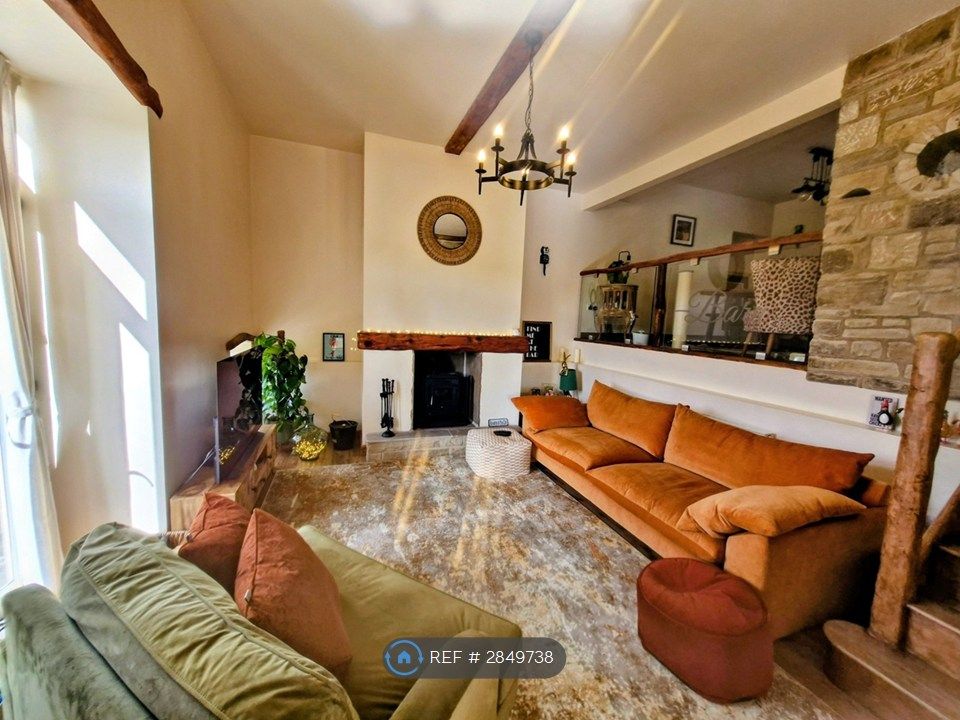 Property photo 2 of 25 Lounge