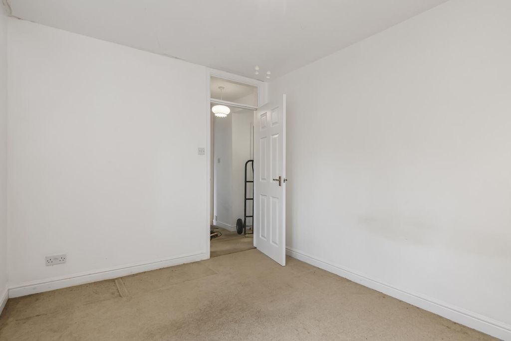 Property photo 3 of 11 Bedroom