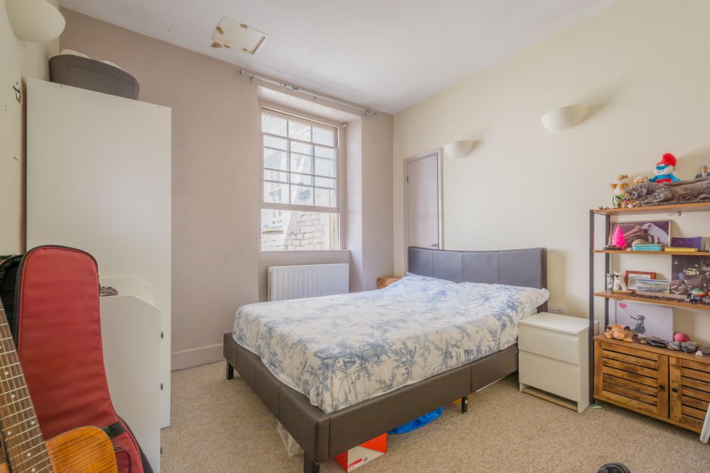 Property photo 3 of 8 10 Dorchester Street - Flat 2 -3