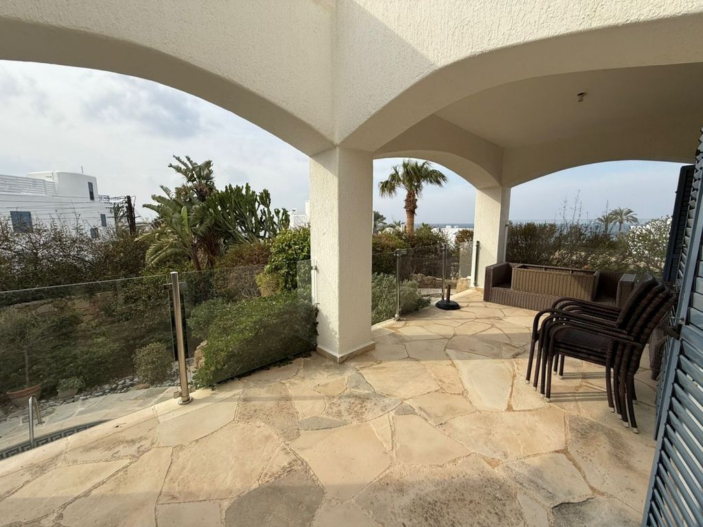 Property photo 2 of 46