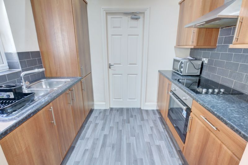 Property photo 2 of 8 Photo 9