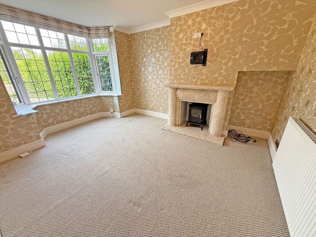 Property photo 3 of 32
