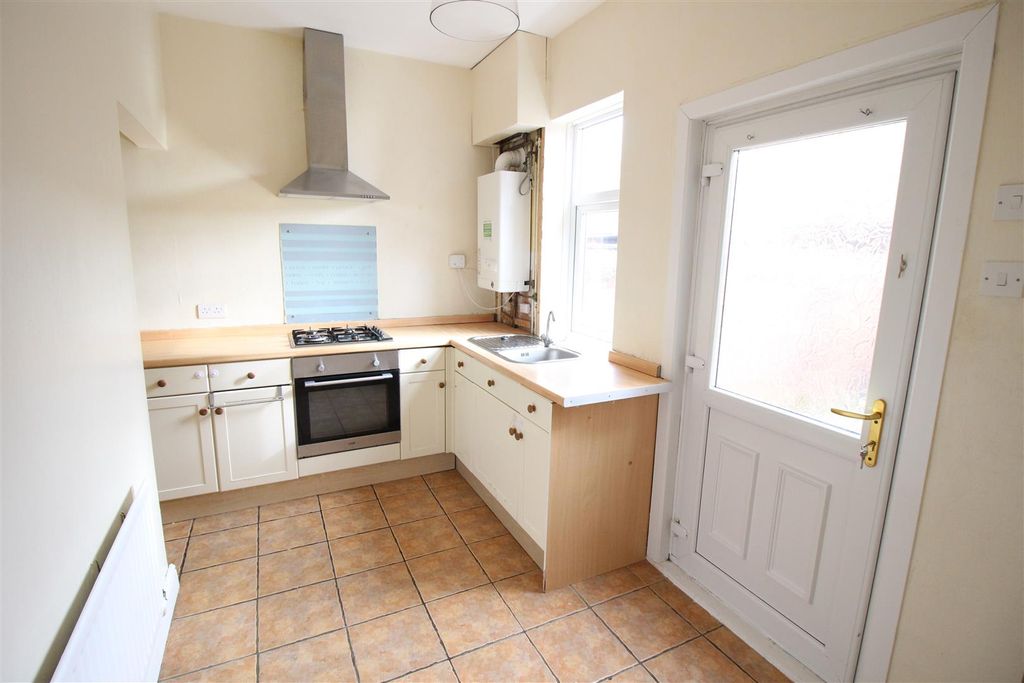 Property photo 1 of 8 Kitchen