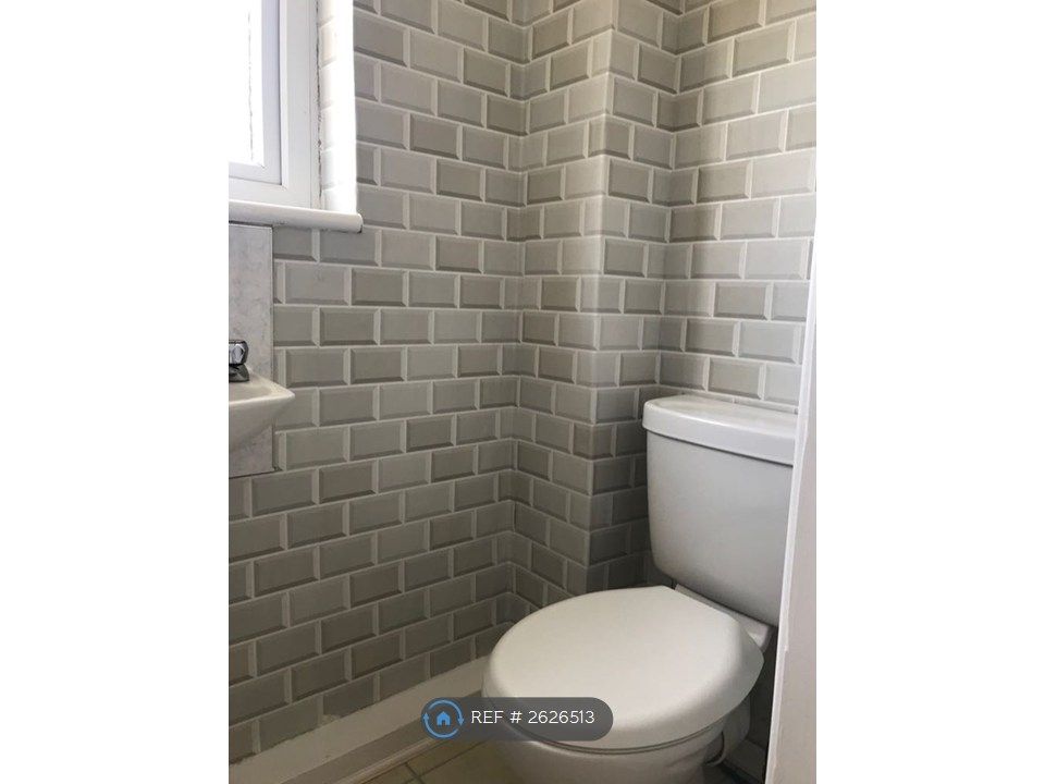 Property photo 2 of 3