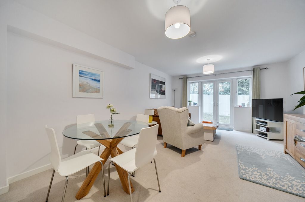 Property photo 2 of 15 1394624-12-694A93...