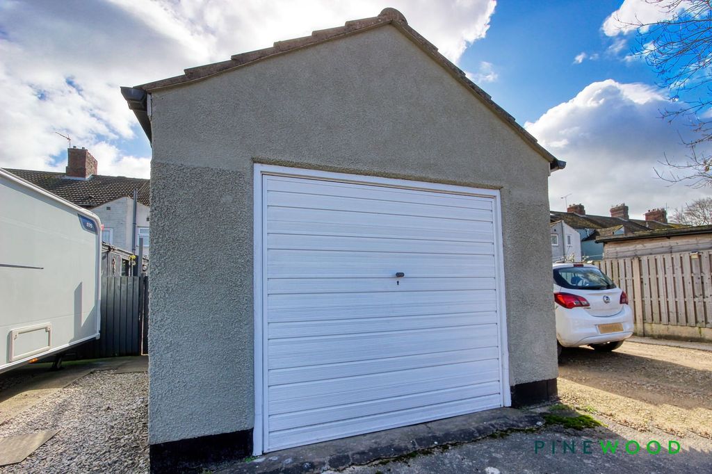 Property photo 2 of 19 Detached Garage/Store