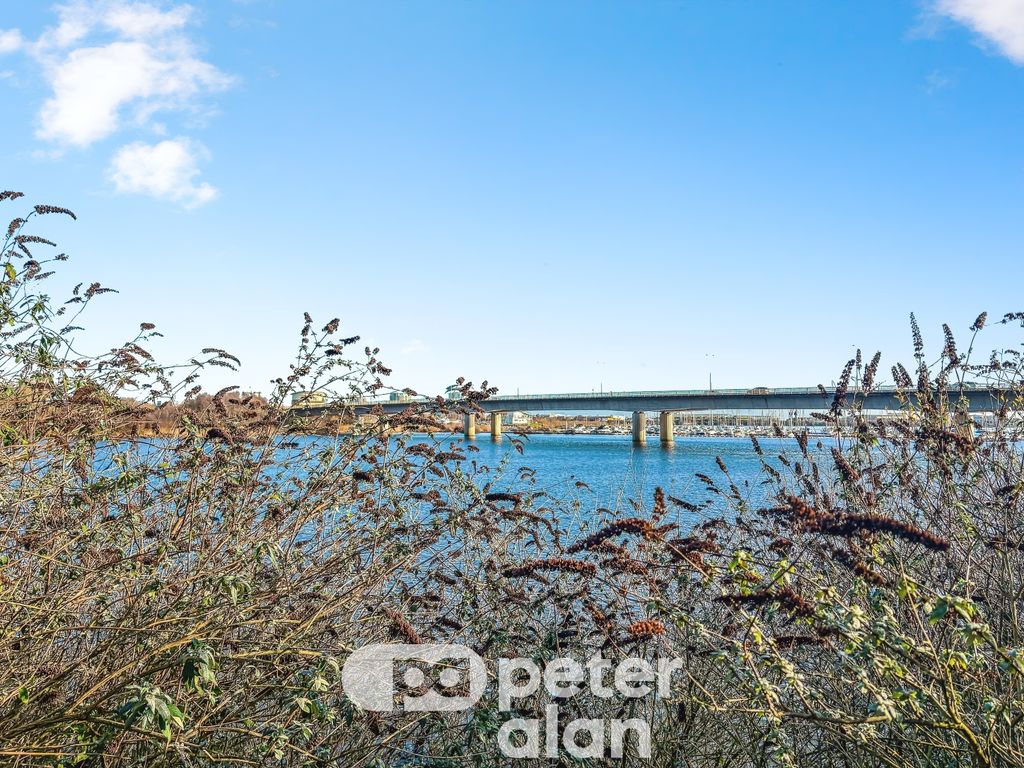 Property photo 2 of 14 Exterior