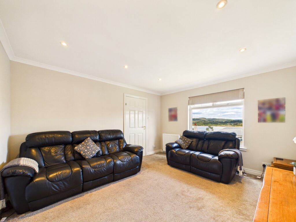 Property photo 3 of 35