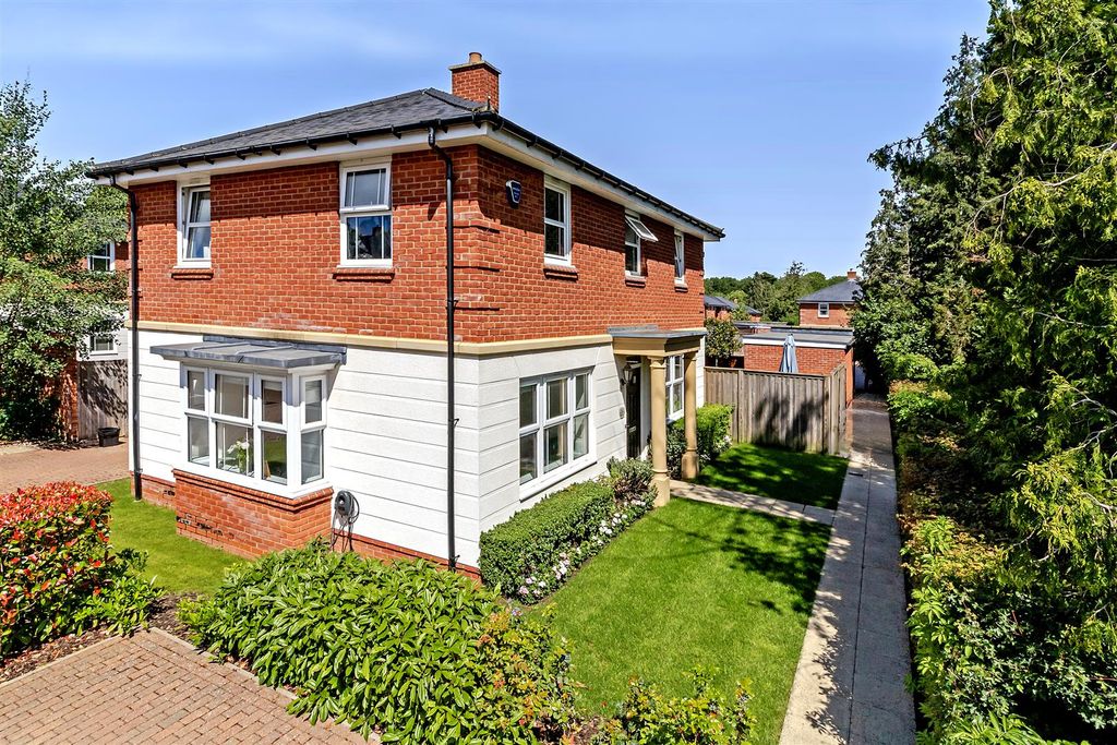 Property photo 2 of 31 10Heathway-13.Jpg