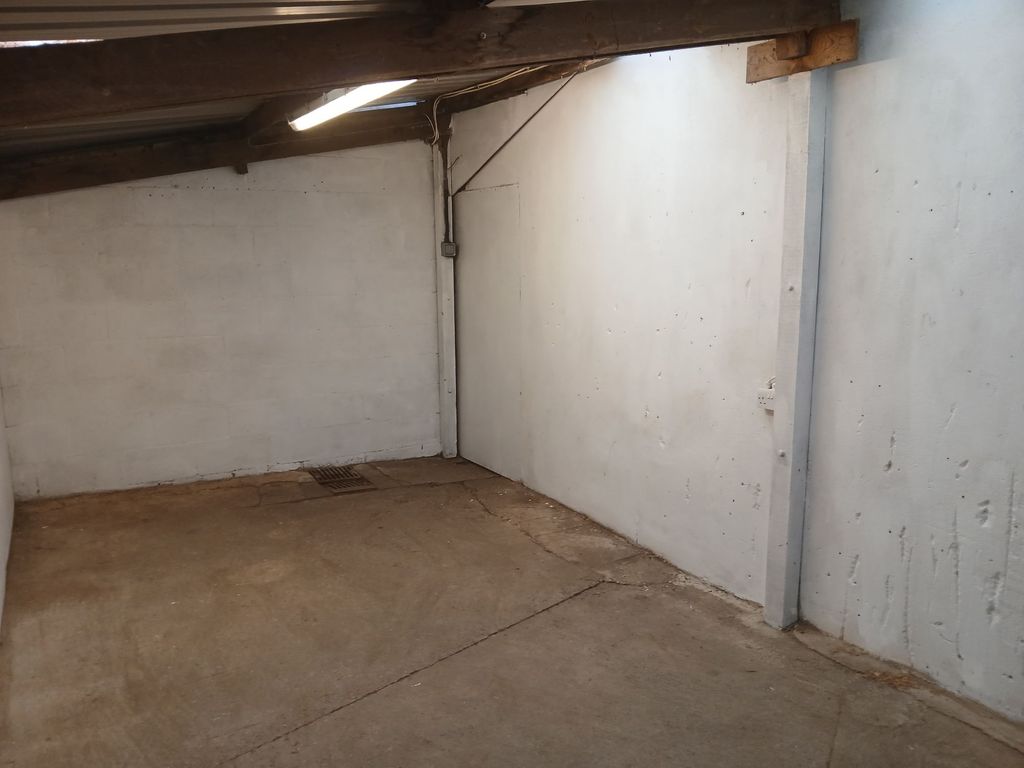 Property photo 2 of 4