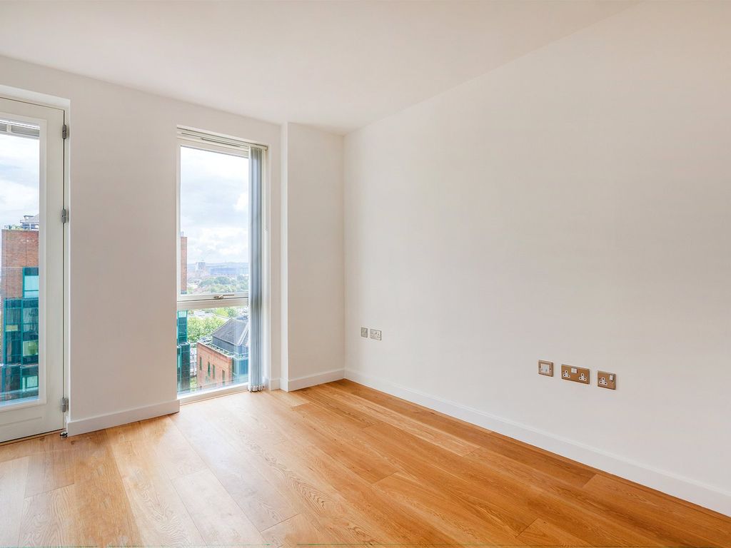 Property photo 3 of 7 Waterford Court