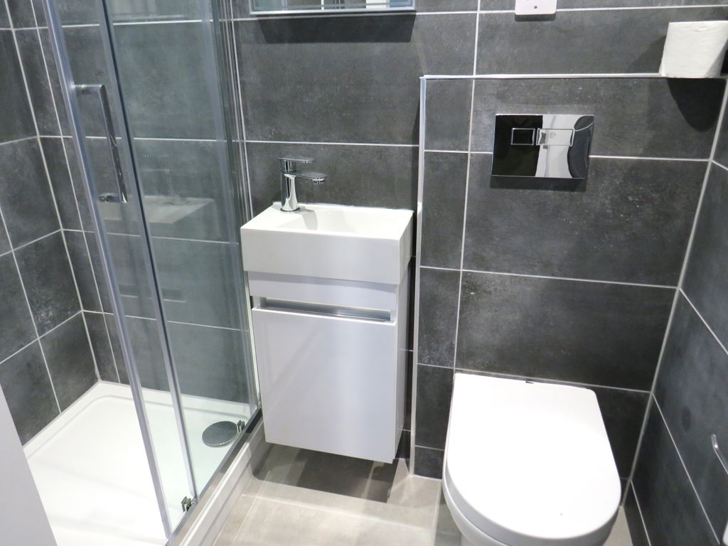 Property photo 3 of 6 Bathroom