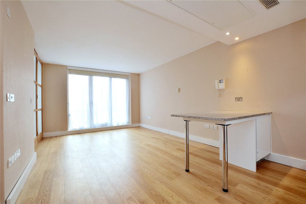 Property photo 2 of 9 Picture No. 08