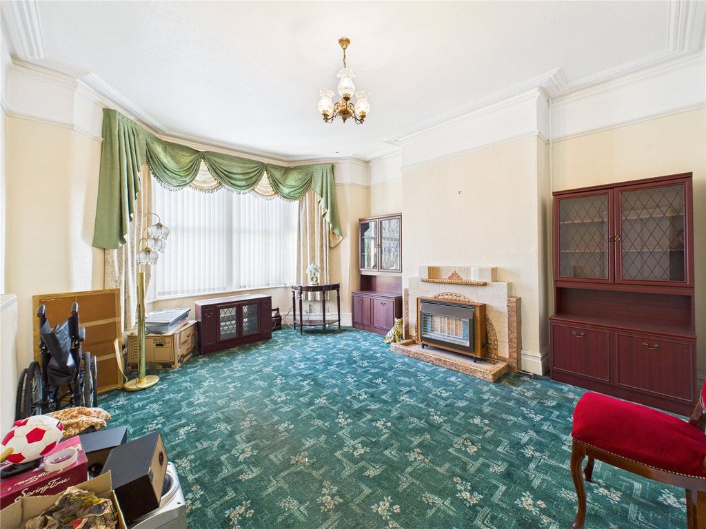 Property photo 2 of 22 Picture No. 20