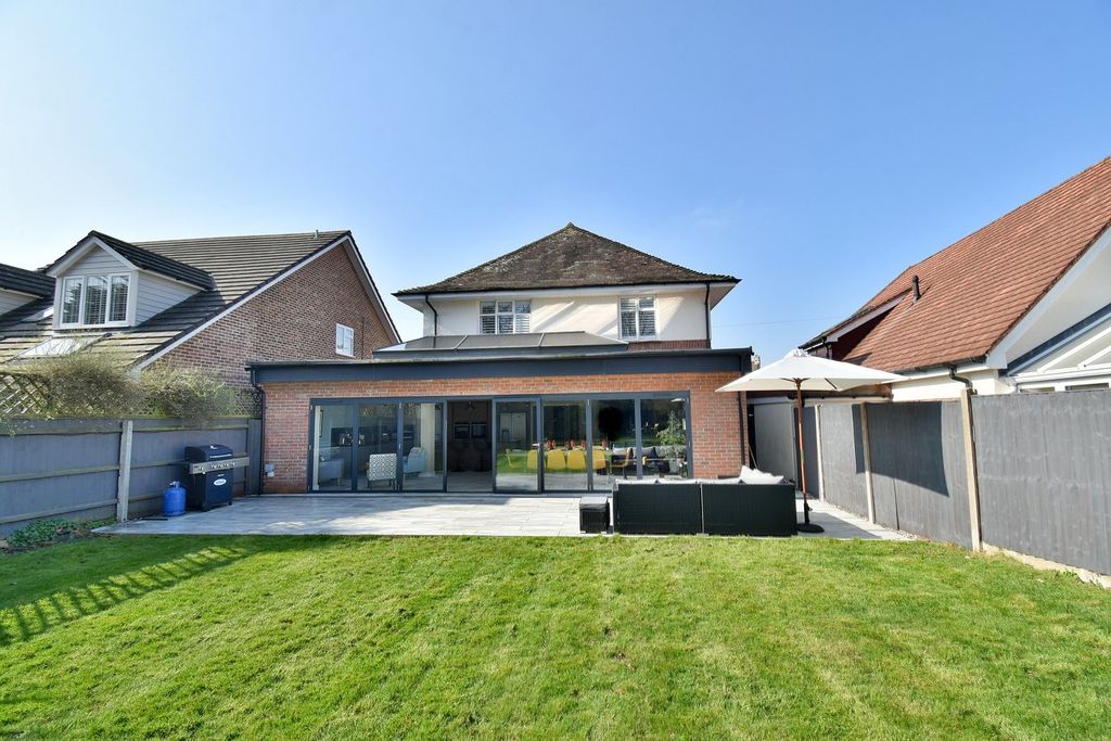 Property photo 2 of 22