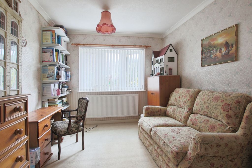 Property photo 2 of 15 3898225