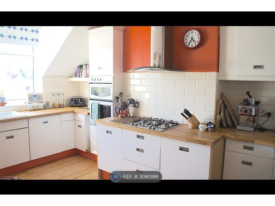Property photo 1 of 28 Large Kitchen With Dining Table For 4