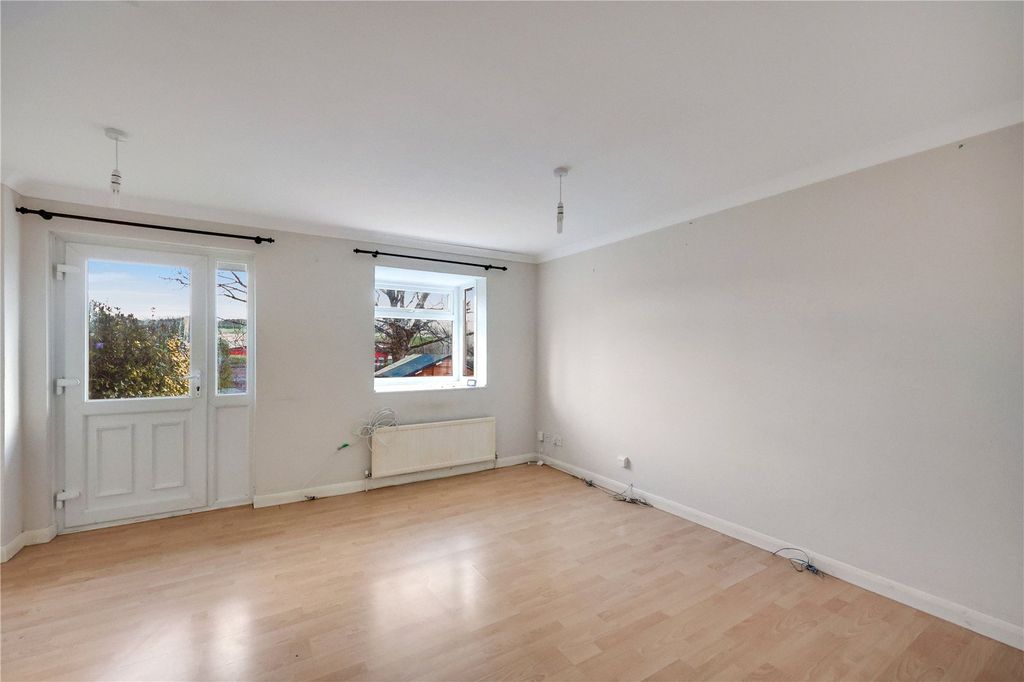 Property photo 3 of 11 Picture No. 14