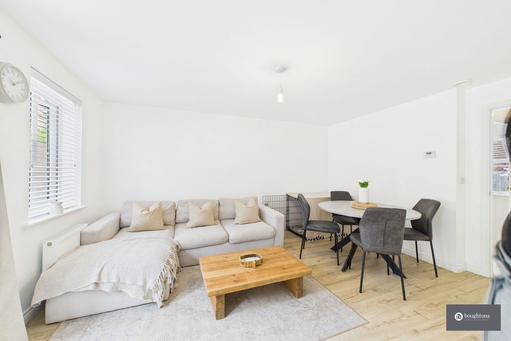 Property photo 3 of 20