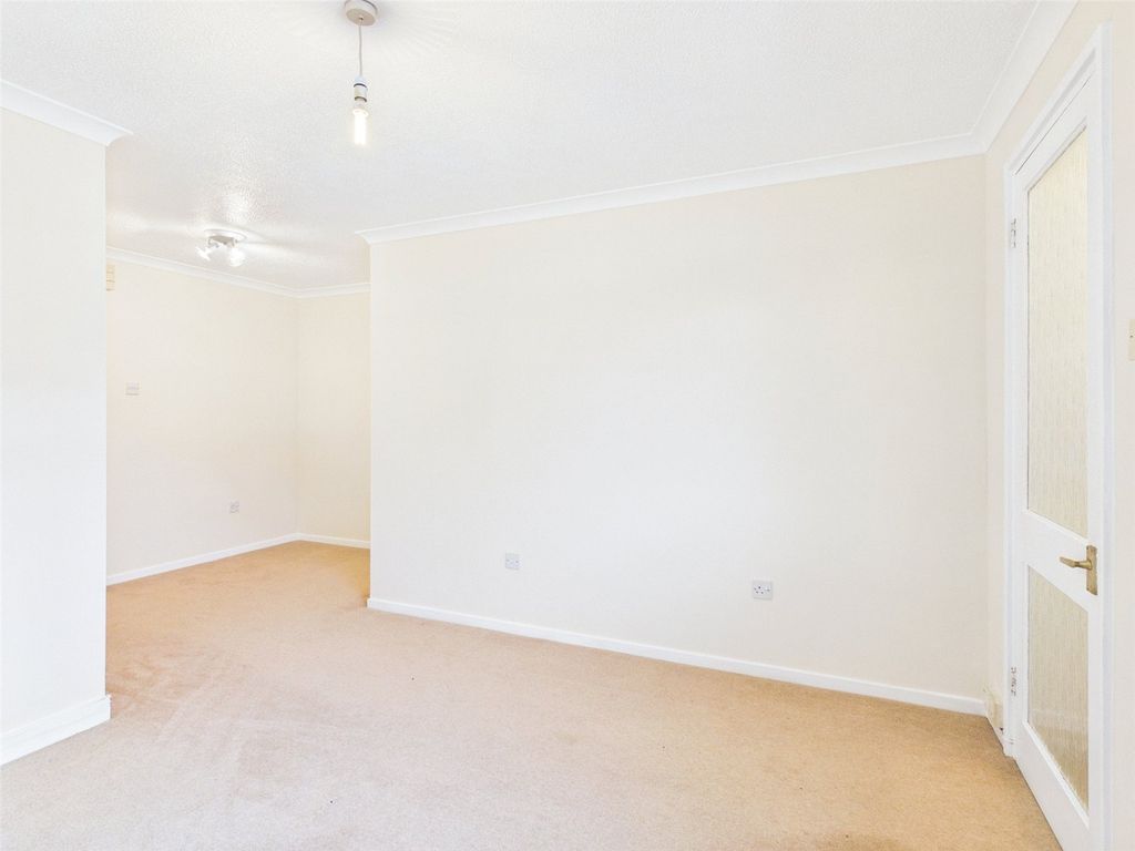 Property photo 3 of 13 Picture No. 11