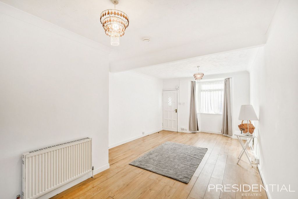 Property photo 3 of 25