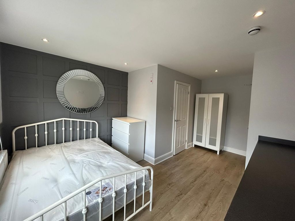 Additional image 6 of 9 bed shared accommodation to rentLeamington Spa CV32