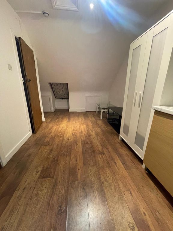 Property photo 2 of 7 Gallery