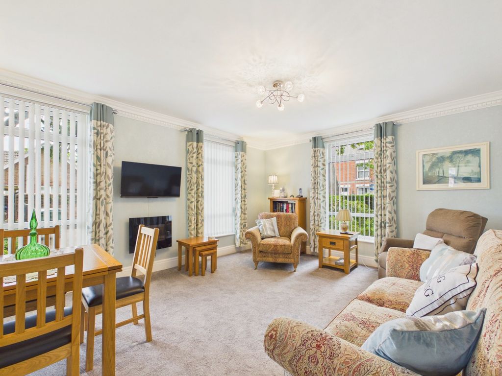 Property photo 2 of 17 5240412