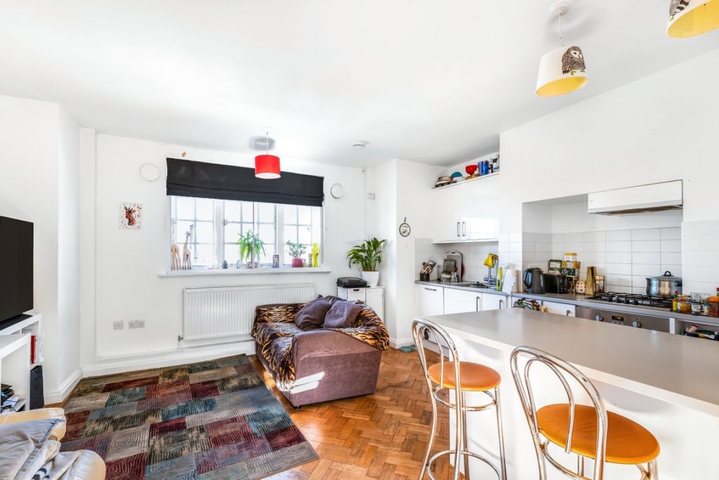 Property photo 1 of 6 827180 (3)