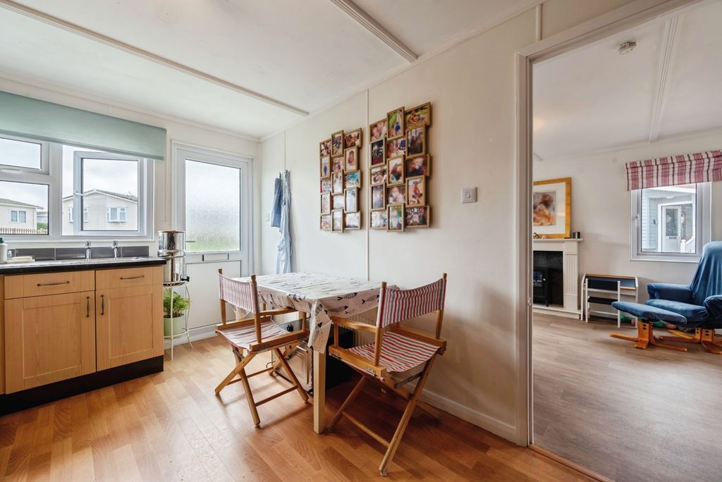 Property photo 3 of 16 Pbox-Img.Jpg