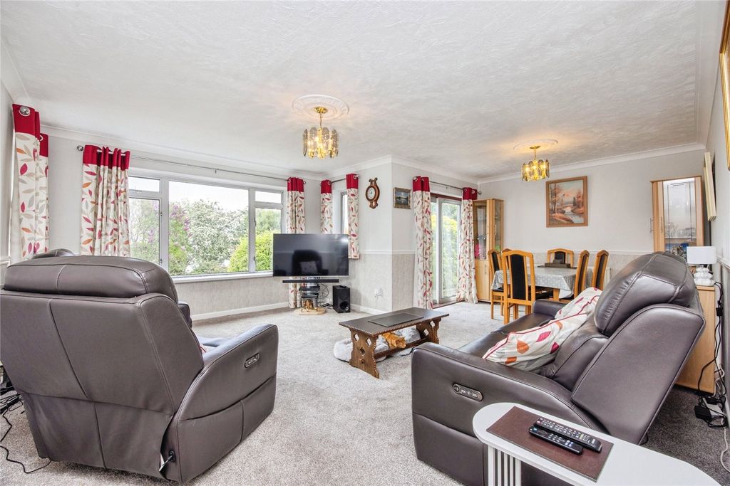Property photo 3 of 28 Picture No. 27