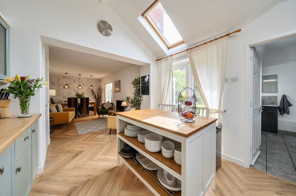 Property photo 2 of 12 1447167669E22d9B900Df