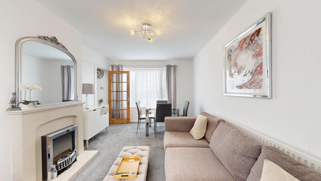 Property photo 1 of 25 Living Room