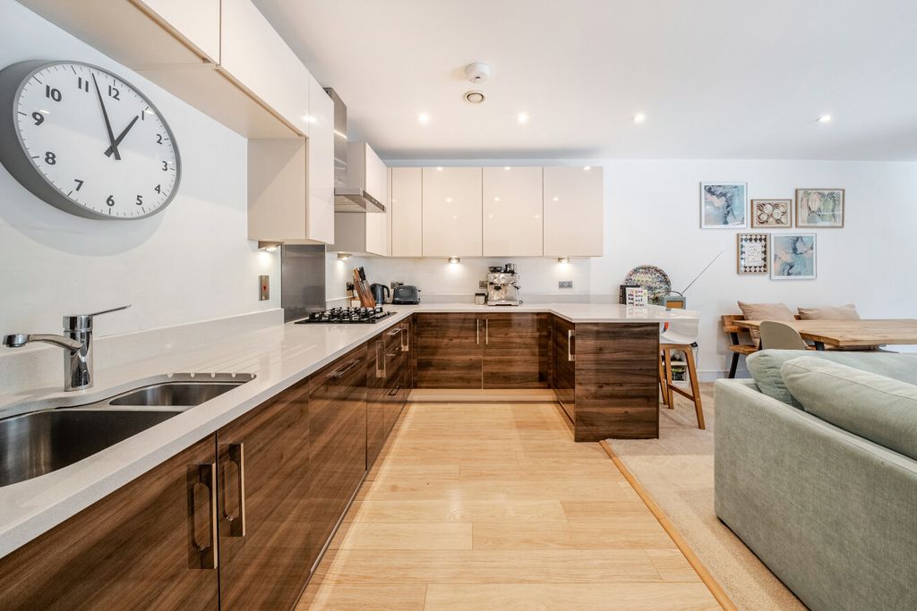 Property photo 3 of 19 1486468-15-6A465A...