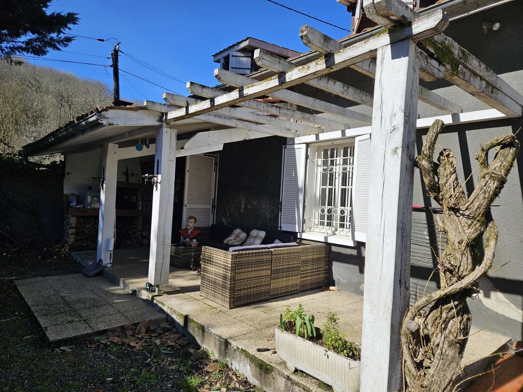 Property photo 3 of 35