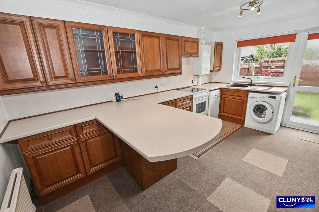 Property photo 3 of 13
