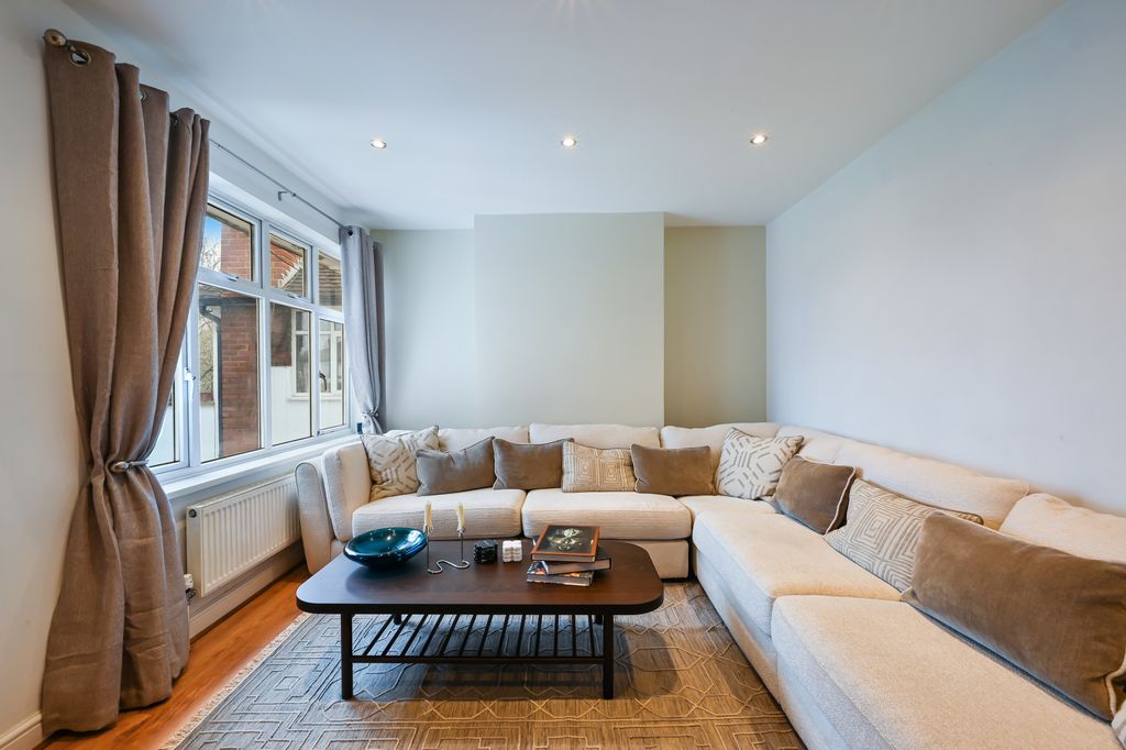 Property photo 3 of 15 Picture No. 03