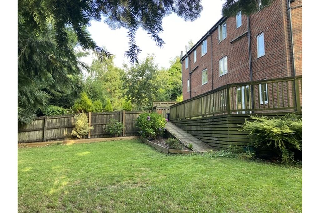 Property photo 2 of 33 Rear Garden