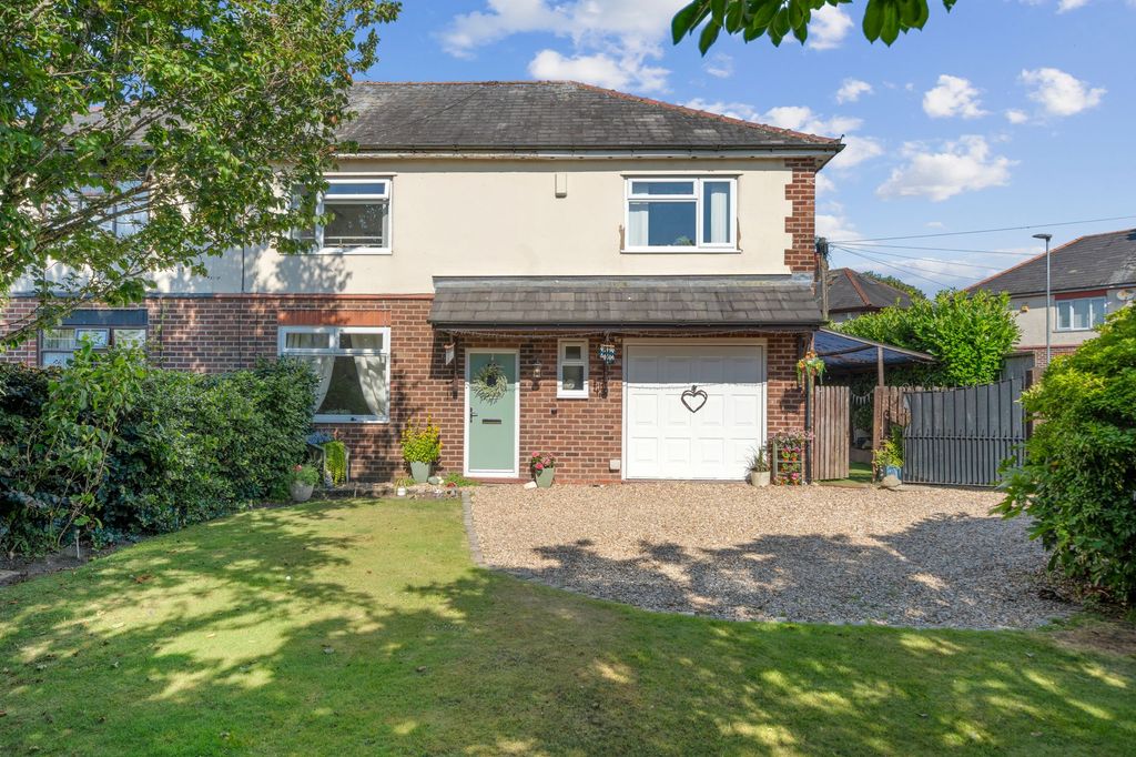 Property photo 1 of 34