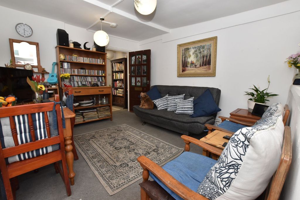 Property photo 2 of 14